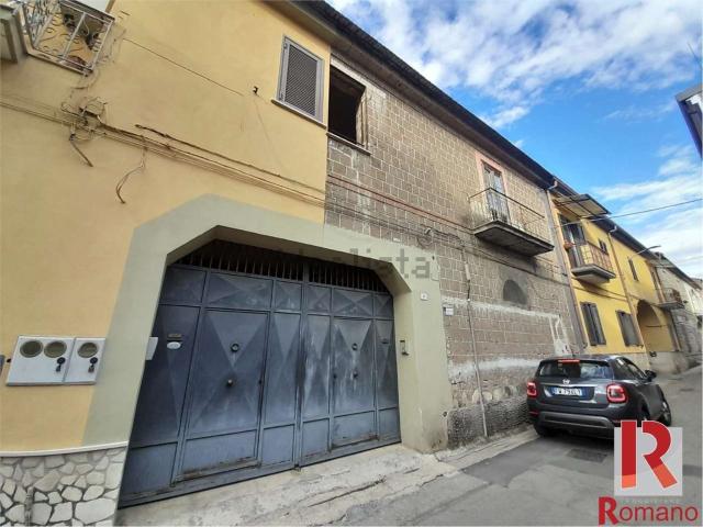 Villetta bifamiliare in vendita di 242 m² in Via San Allende, 28