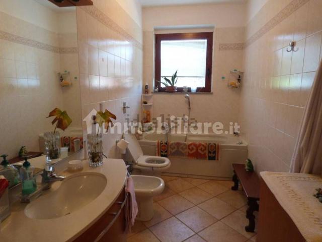 Villetta bifamiliare in vendita di 245 m² in Corso Torino, 20