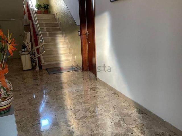 Villetta bifamiliare in vendita di 245 m² in Via dei Platani