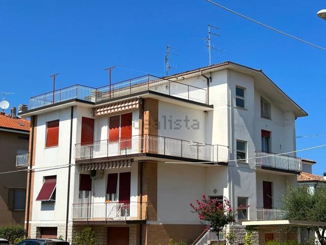 Villetta bifamiliare in vendita di 245 m² in Via Lago di Albano