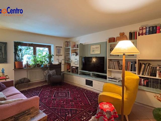 Villetta bifamiliare in vendita di 246 m² in Frazione Signayes Preille, 94