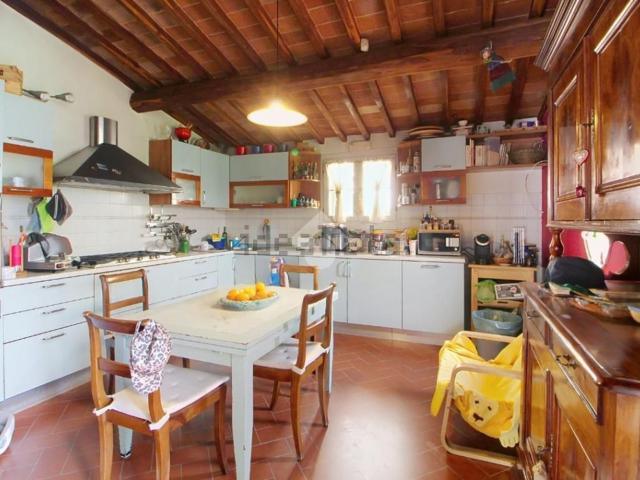 Villetta bifamiliare in vendita di 246 m² in Via Manin, 22