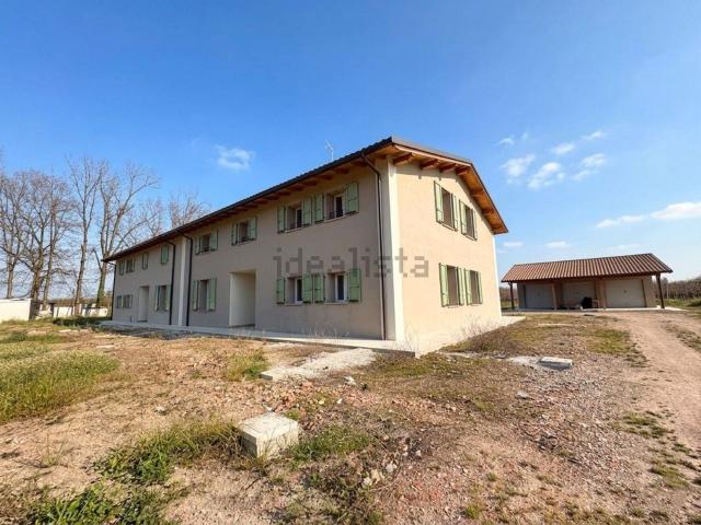 Villetta bifamiliare in vendita di 246 m² in Via San Benedetto, 358