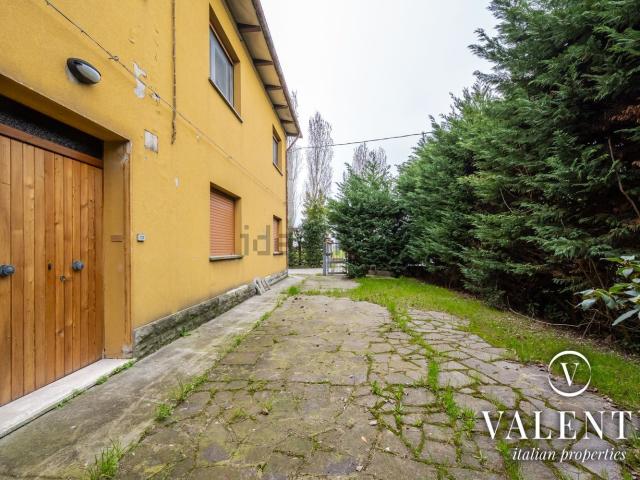 Villetta bifamiliare in vendita di 246 m² in Via San Vitale Ovest, 2196