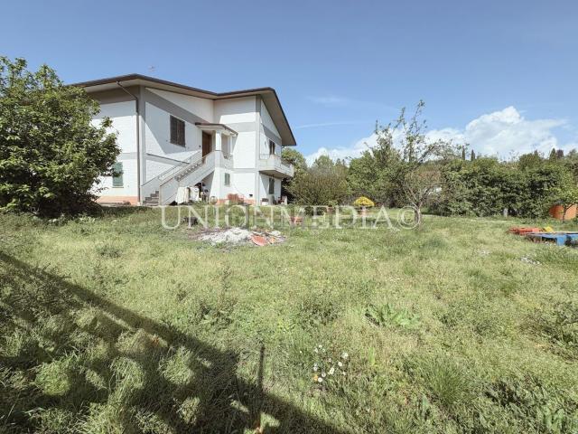 Villetta bifamiliare in vendita di 248 m² in Via Falcinello, 178