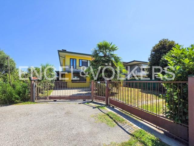 Villetta bifamiliare in vendita di 248 m²