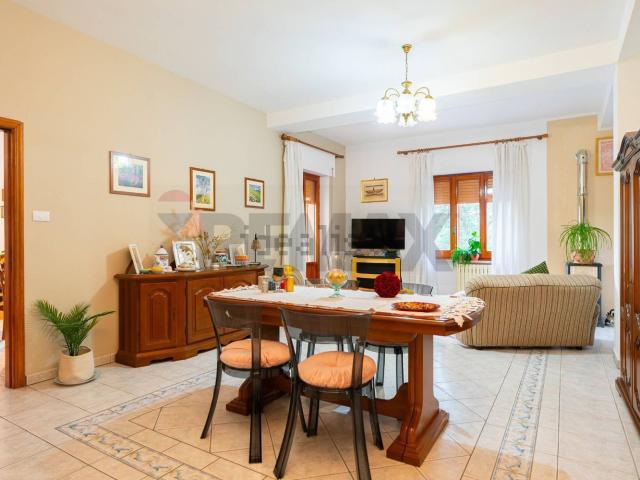 Villetta bifamiliare in vendita di 249 m²