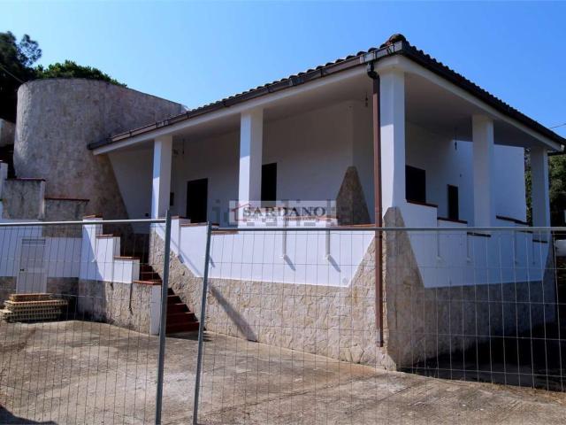Villetta bifamiliare in vendita di 250 m² in Contrada Furchi