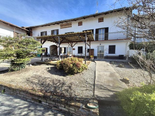 Villetta bifamiliare in vendita di 250 m² in Frazione San Giorgio, 13