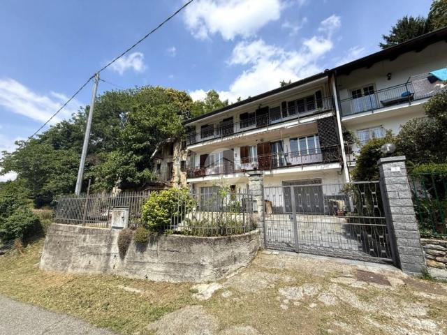 Villetta bifamiliare in vendita di 250 m² in Strada Broglina, 3