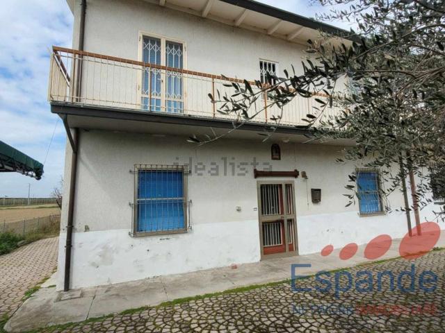 Villetta bifamiliare in vendita di 250 m² in Via Trebbo
