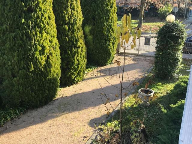 Villetta bifamiliare in vendita di 250 m² in Via Vendevolo