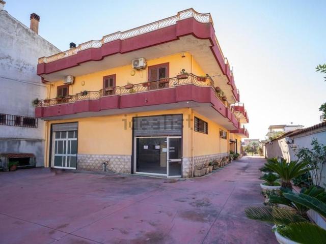 Villetta bifamiliare in vendita di 250 m² in Via XI Febbraio