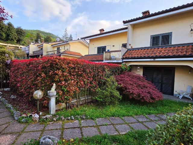Villetta bifamiliare in vendita di 250 m² in Via XXIV Maggio