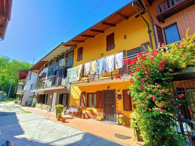 Villetta bifamiliare in vendita di 250 m² in Via Barra, 30