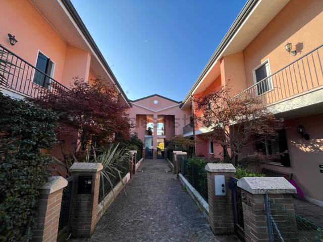 Villetta bifamiliare in vendita di 250 m² in Via del Donatore, 2