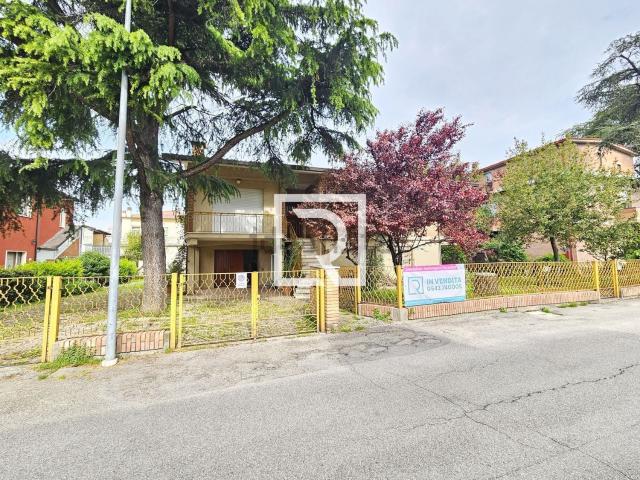 Villetta bifamiliare in vendita di 250 m² in Via della Resistenza, 13