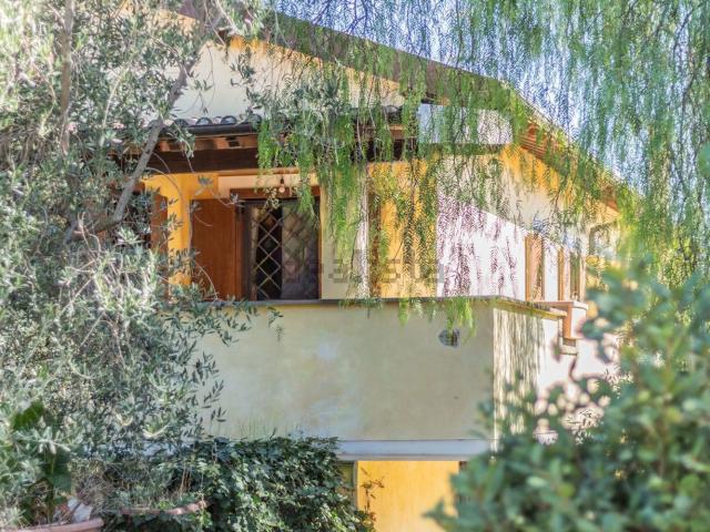 Villetta bifamiliare in vendita di 250 m² in Via di Zambra, 2