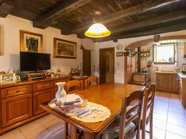 Villetta bifamiliare in vendita di 250 m² in Via Dietro Castello, 4