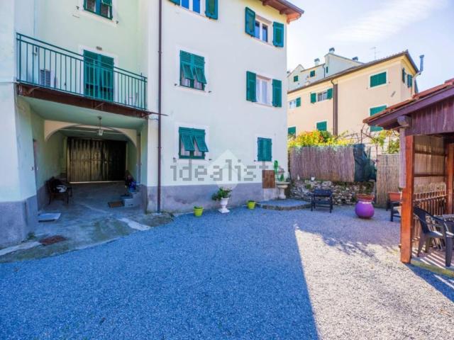 Villetta bifamiliare in vendita di 250 m² in Via Forte Monte Guano, 7