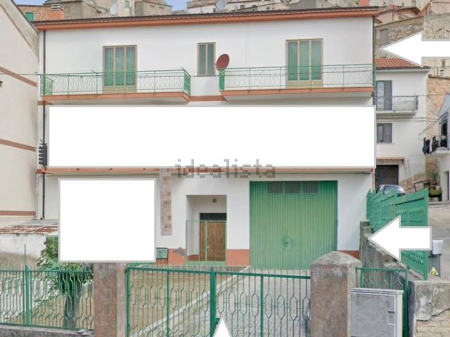 Villetta bifamiliare in vendita di 250 m² in Via Gabriele D&apos Annunzio, 6