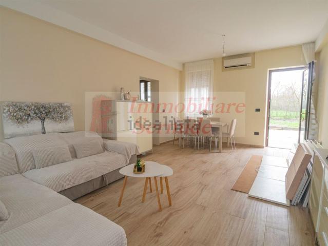 Villetta bifamiliare in vendita di 250 m² in Via Gioppi