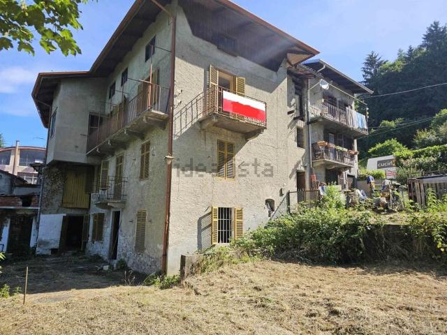 Villetta bifamiliare in vendita di 250 m² in Via Giorgio Cantono, 57