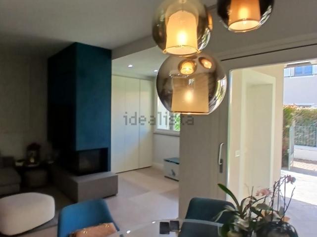Villetta bifamiliare in vendita di 250 m² in Via Leonardo da Vinci