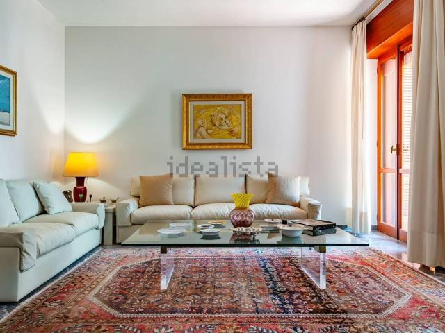Villetta bifamiliare in vendita di 250 m² in Via Luigi Tasselli