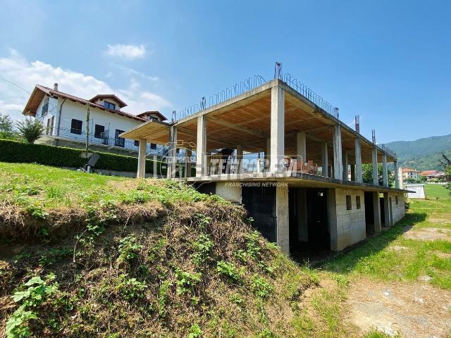Villetta bifamiliare in vendita di 250 m² in Via Magri