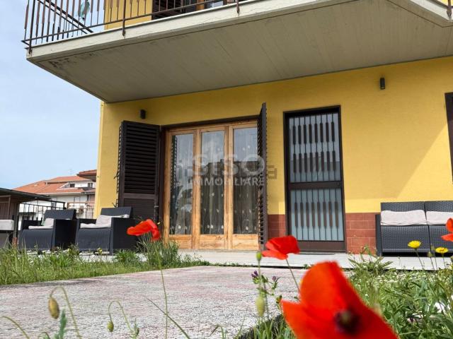 Villetta bifamiliare in vendita di 250 m² in Via Nino Martoglio, 23
