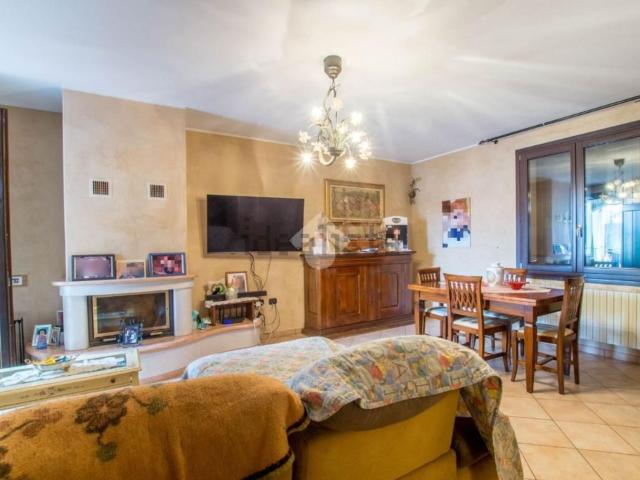 Villetta bifamiliare in vendita di 250 m² in Via Padella, 1