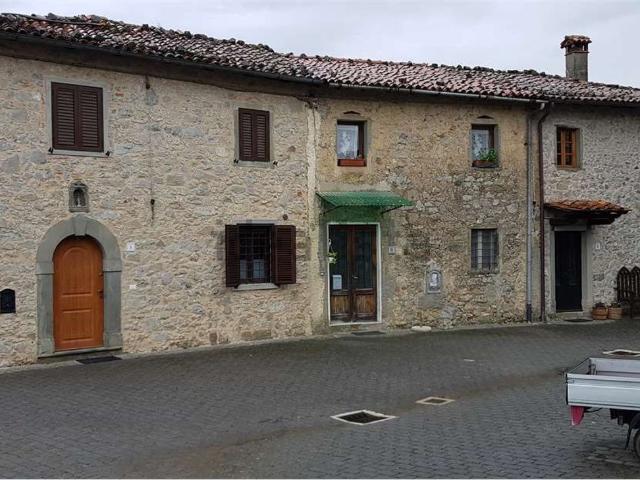 Villetta bifamiliare in vendita di 250 m² in Via per Castelnuovo