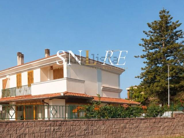 Villetta bifamiliare in vendita di 250 m² in Via Rimini