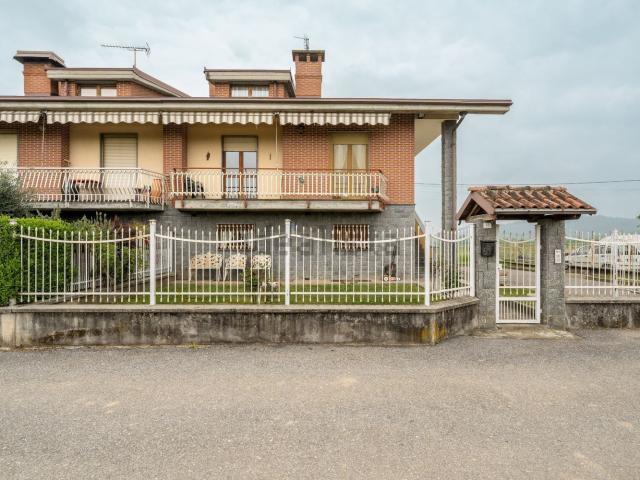 Villetta bifamiliare in vendita di 250 m² in Via Ritorto, 22