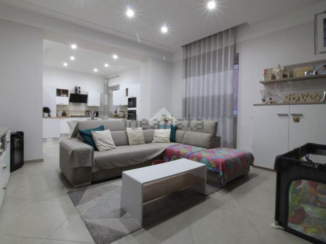Villetta bifamiliare in vendita di 250 m² in Via Santa Croce, 98