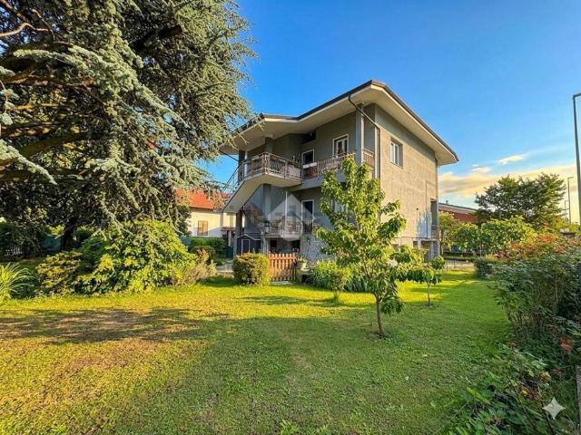 Villetta bifamiliare in vendita di 250 m² in Via San Carlo, 79