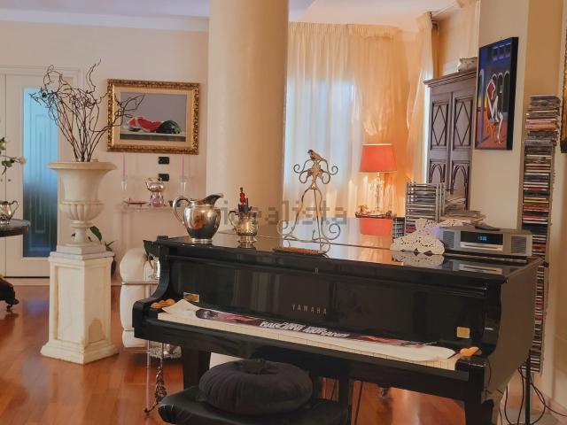 Villetta bifamiliare in vendita di 250 m² in Via San Jacopo In Acquaviva