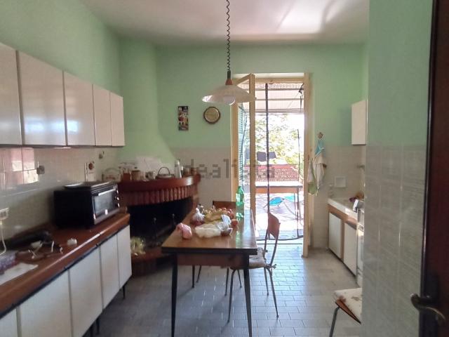 Villetta bifamiliare in vendita di 250 m² in Via Salicello