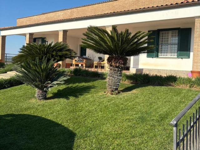 Villetta bifamiliare in vendita di 250 m²