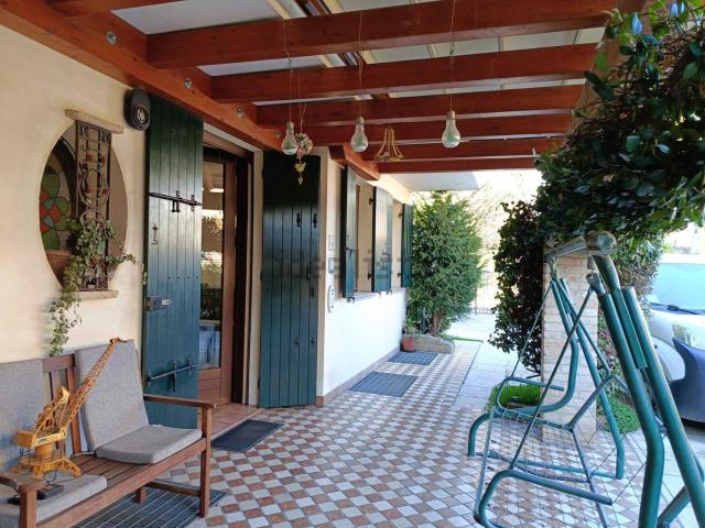 Villetta bifamiliare in vendita di 250 m²