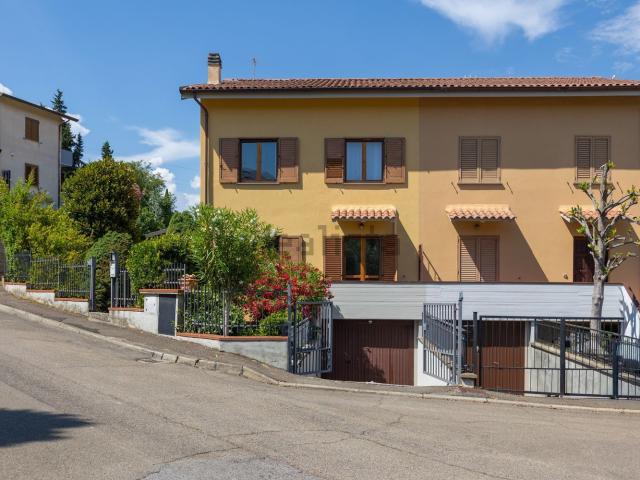 Villetta bifamiliare in vendita di 251 m² in Località Gaville