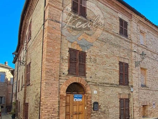 Villetta bifamiliare in vendita di 252 m² in Piazza della Vittoria, 22