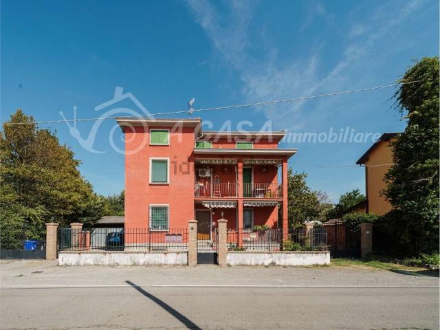 Villetta bifamiliare in vendita di 252 m² in Via Gavazzoli, 11