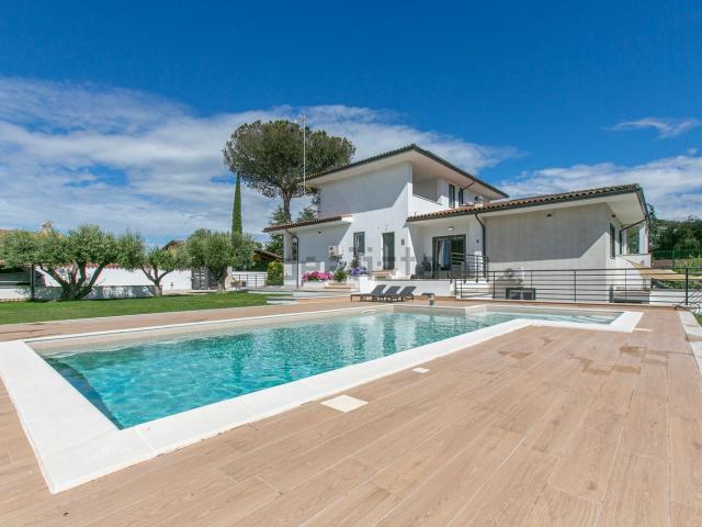 Villetta bifamiliare in vendita di 252 m² in Via Gennaro Astaritta, 37