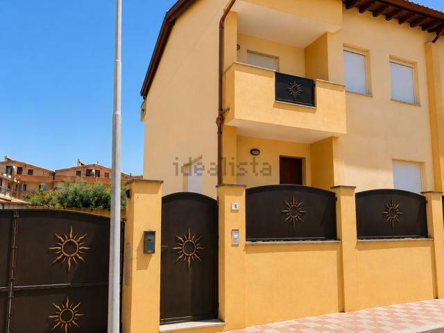 Villetta bifamiliare in vendita di 257 m² in Via Vittorio de Sica, 15