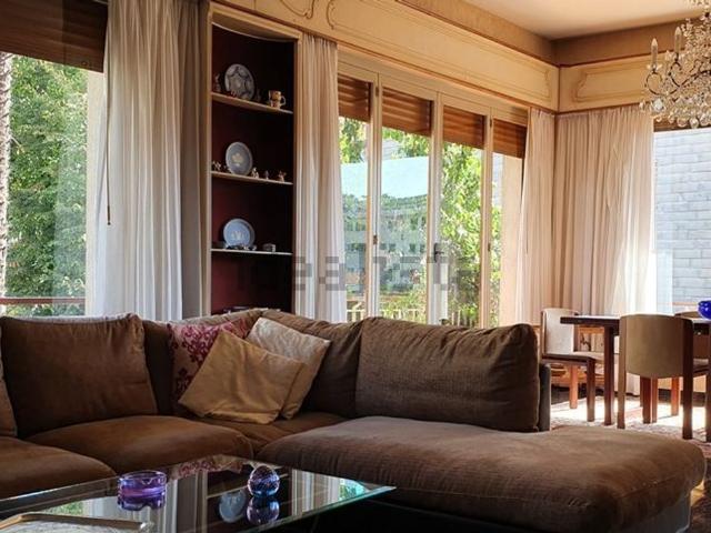 Villetta bifamiliare in vendita di 255 m² in Corso Buenos Aires