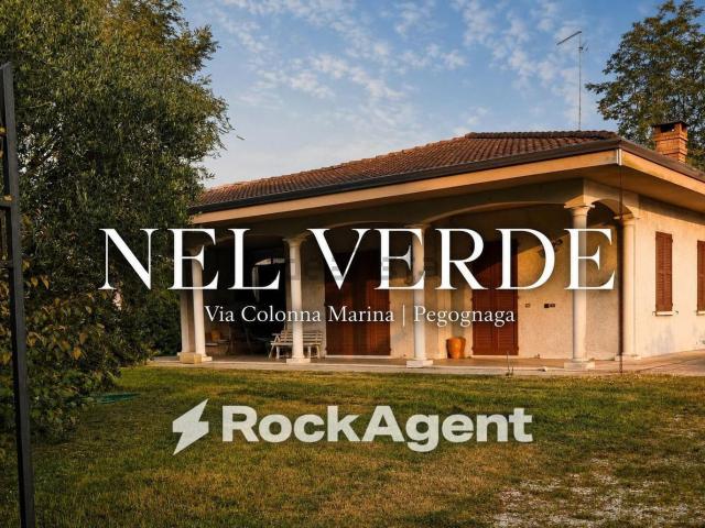 Villetta bifamiliare in vendita di 256 m² in Via Colonna Marina, 47
