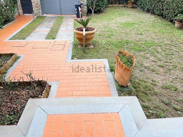 Villetta bifamiliare in vendita di 256 m² in Via delle Lastre