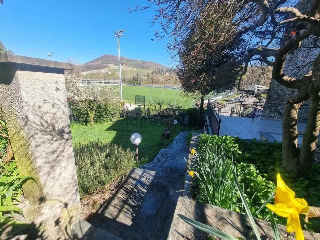 Villetta bifamiliare in vendita di 259 m² in Via Manin
